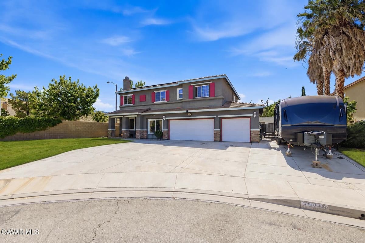 39215 Chantilly Lane