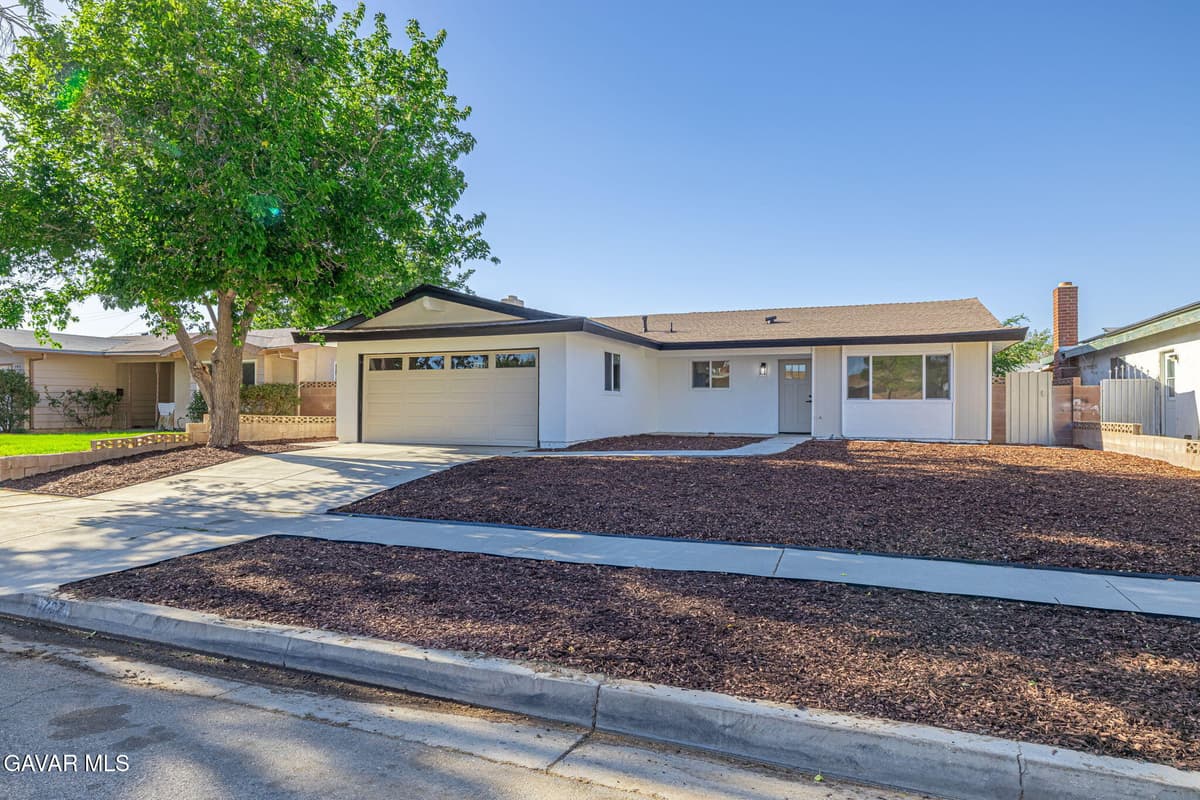 737 W Avenue H 7