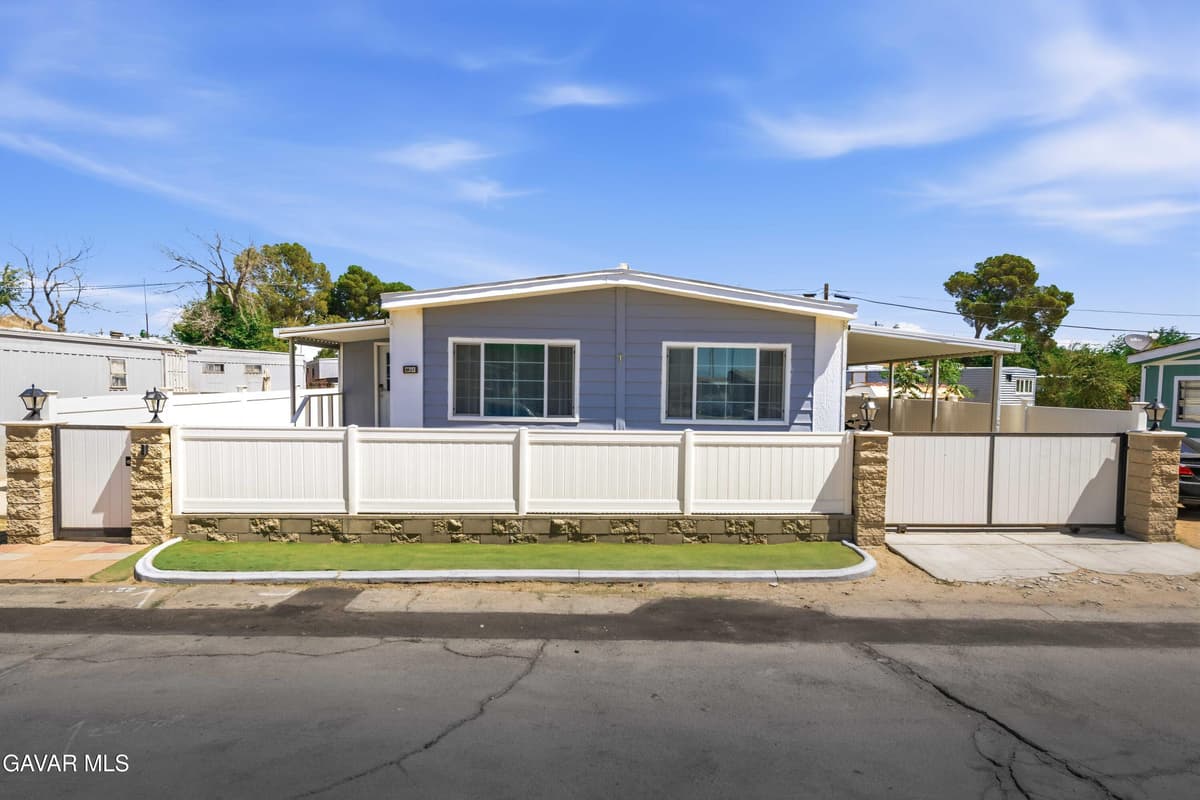 1258 W Rosamond Boulevard