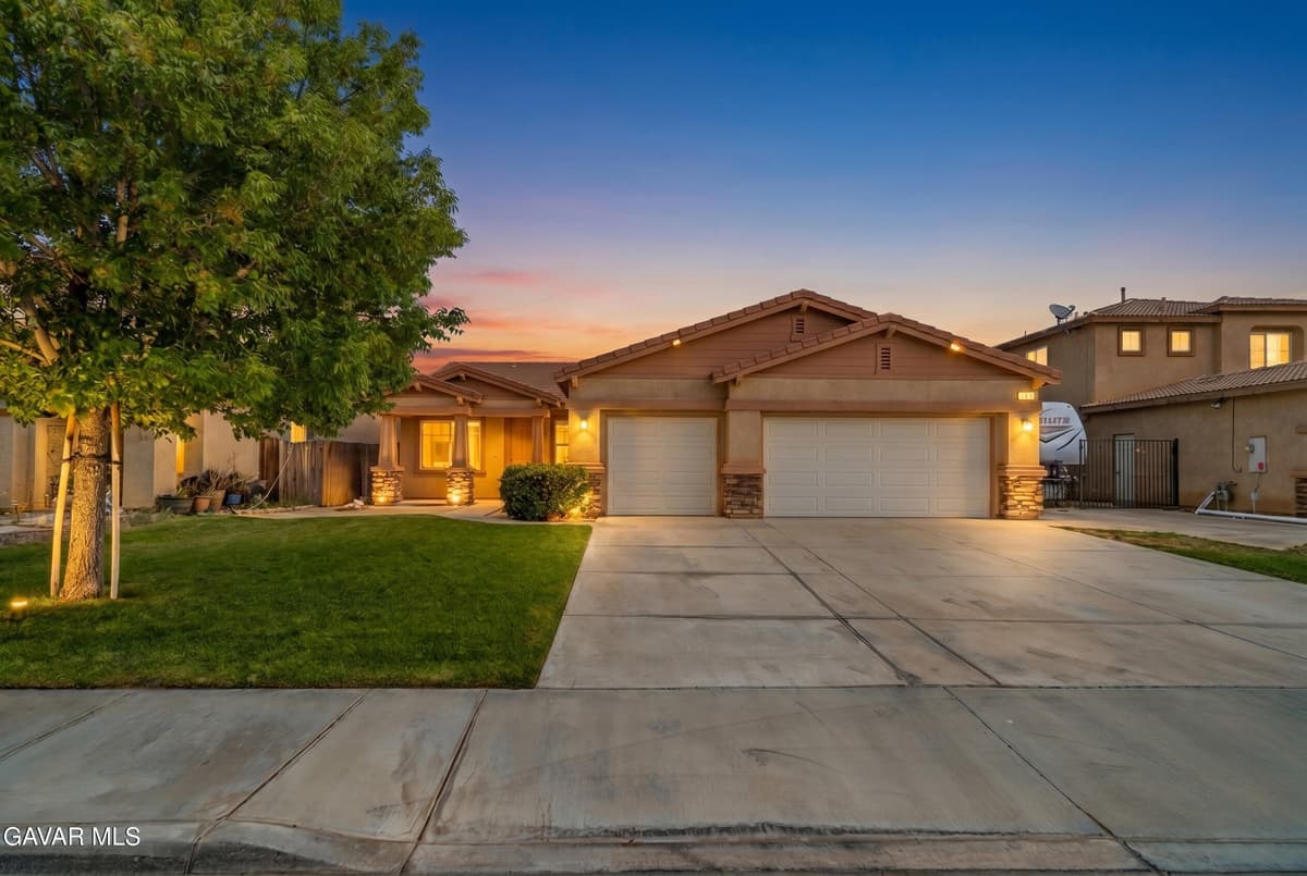3055 Summer Breeze Avenue