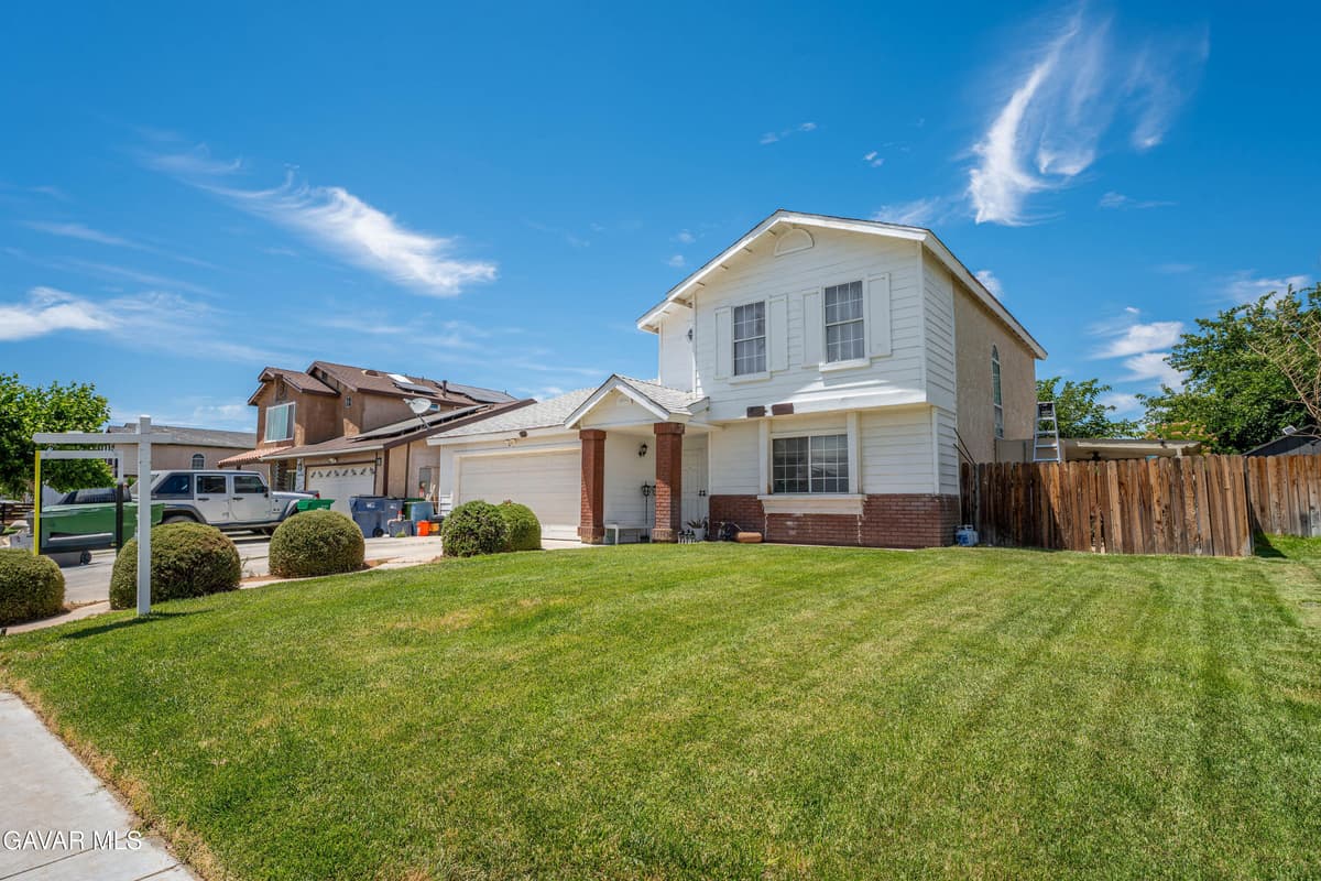 5009 E Ave R 11