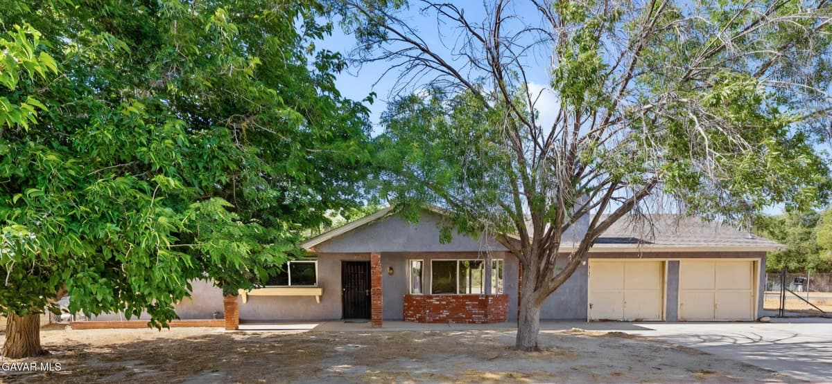 10157 E Ave R 8