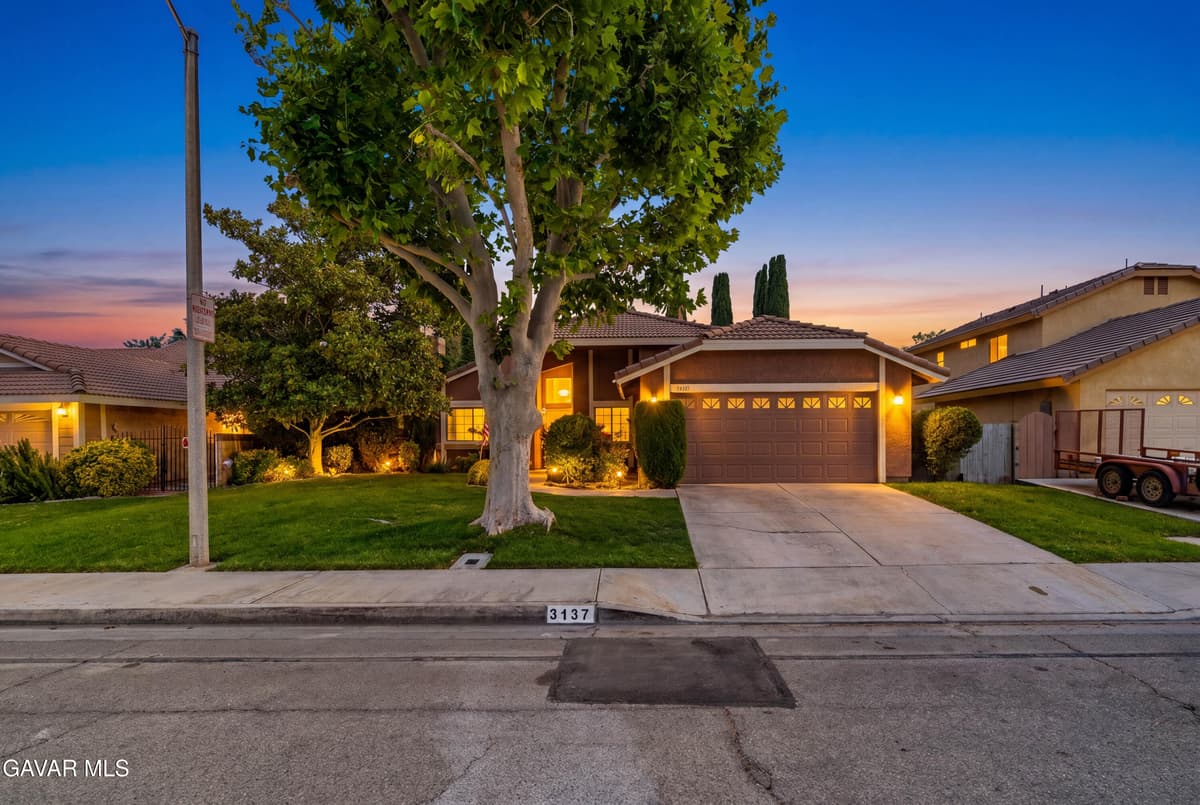 3137 W Avenue J-6