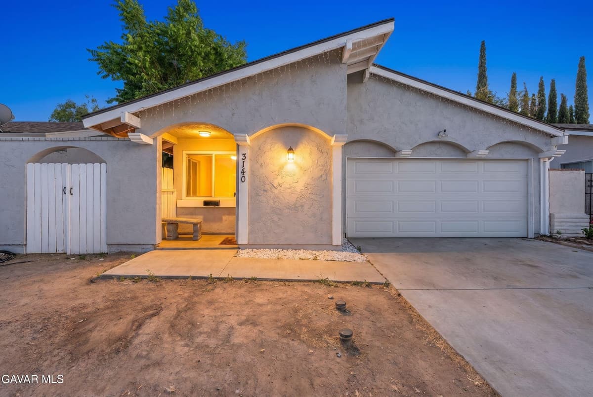 3140 E Avenue Q15