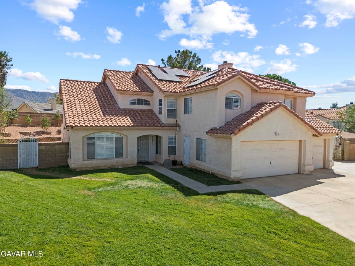 42443 Breeze Way