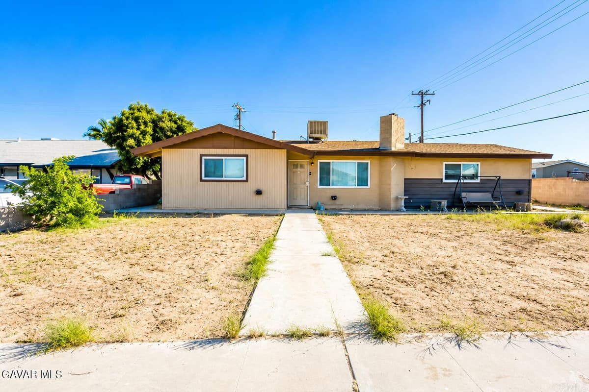 249 W Graaf Avenue