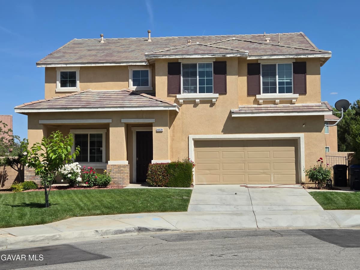 44528 Orchard Lane