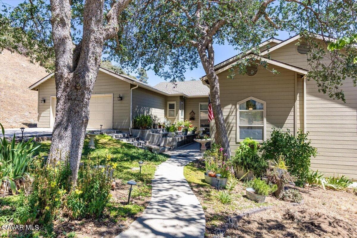 25901 Columbia Way