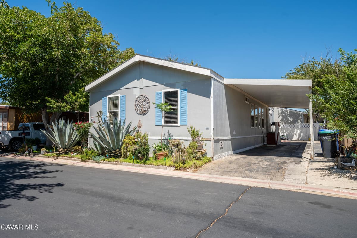 3524 E Avenue R
