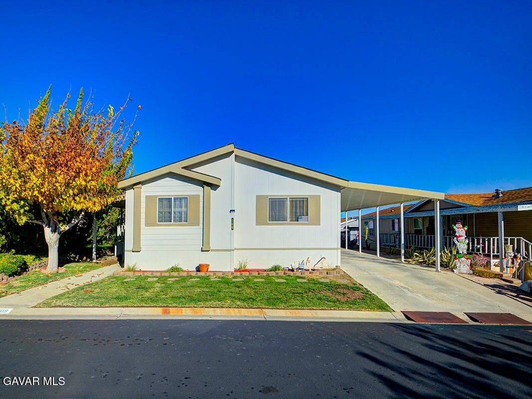 5200 Entrar Drive