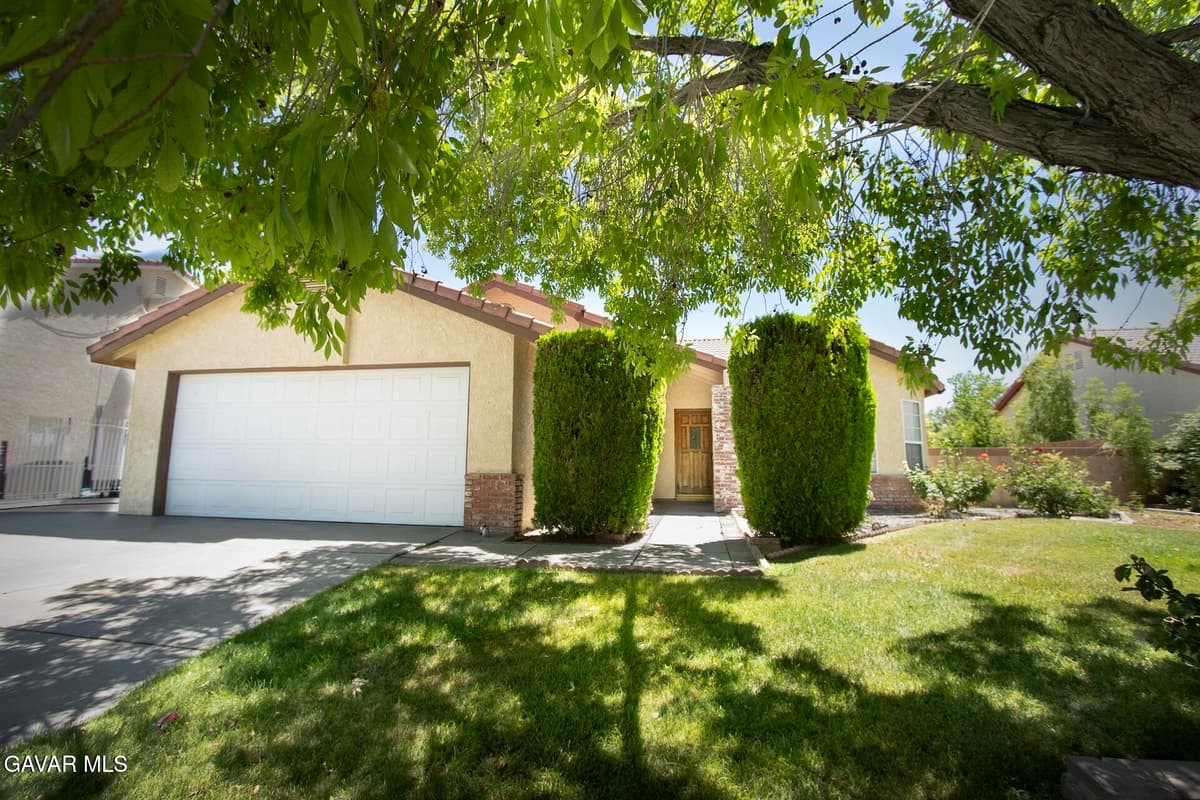 44318 W 33rd Street