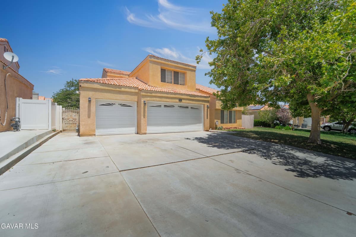 4045 Lexington Court