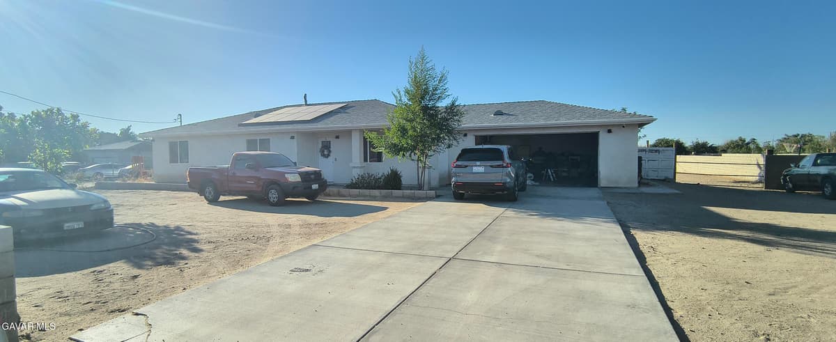 10061 E Avenue S2