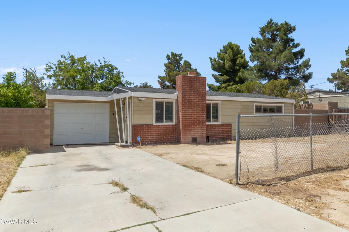 1132 W Avenue P-14