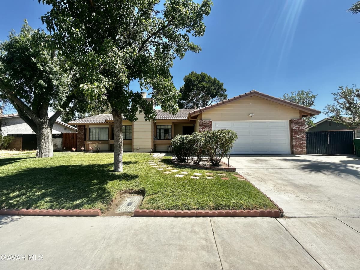 43841 Santa Rosa Circle
