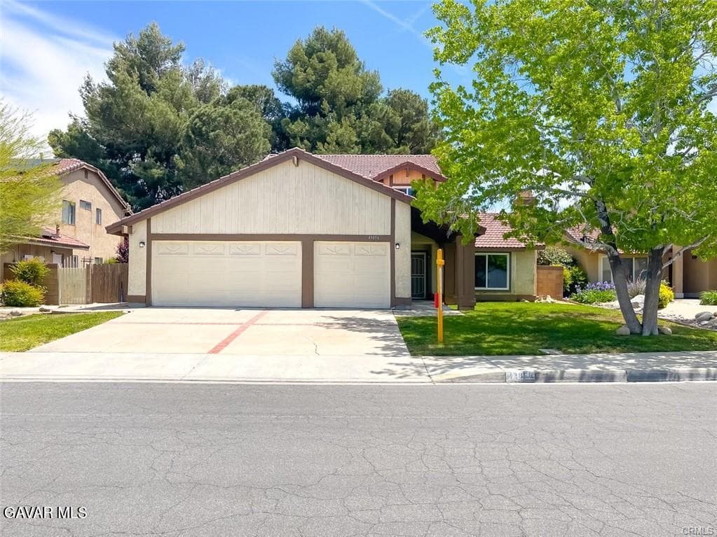 43856 Windsor Place