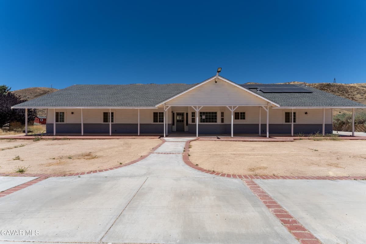 6221 Elizabeth Lake Road