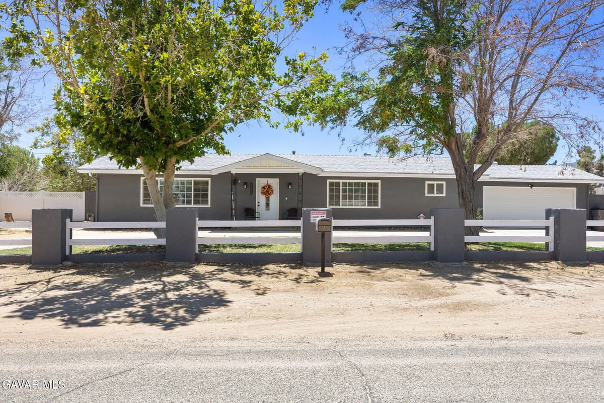 1342 W Avenue O 4