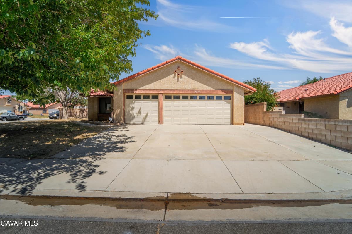 37134 Calle Real