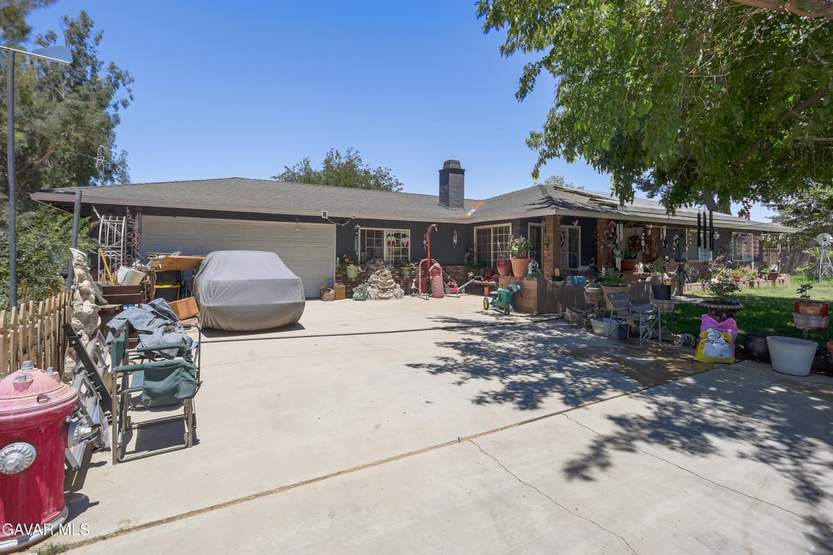 10755 E Ave R 10