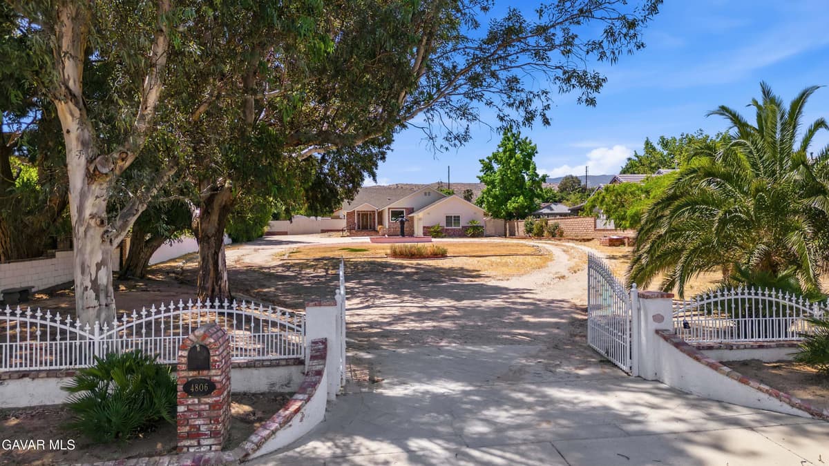 4806 W Avenue M14