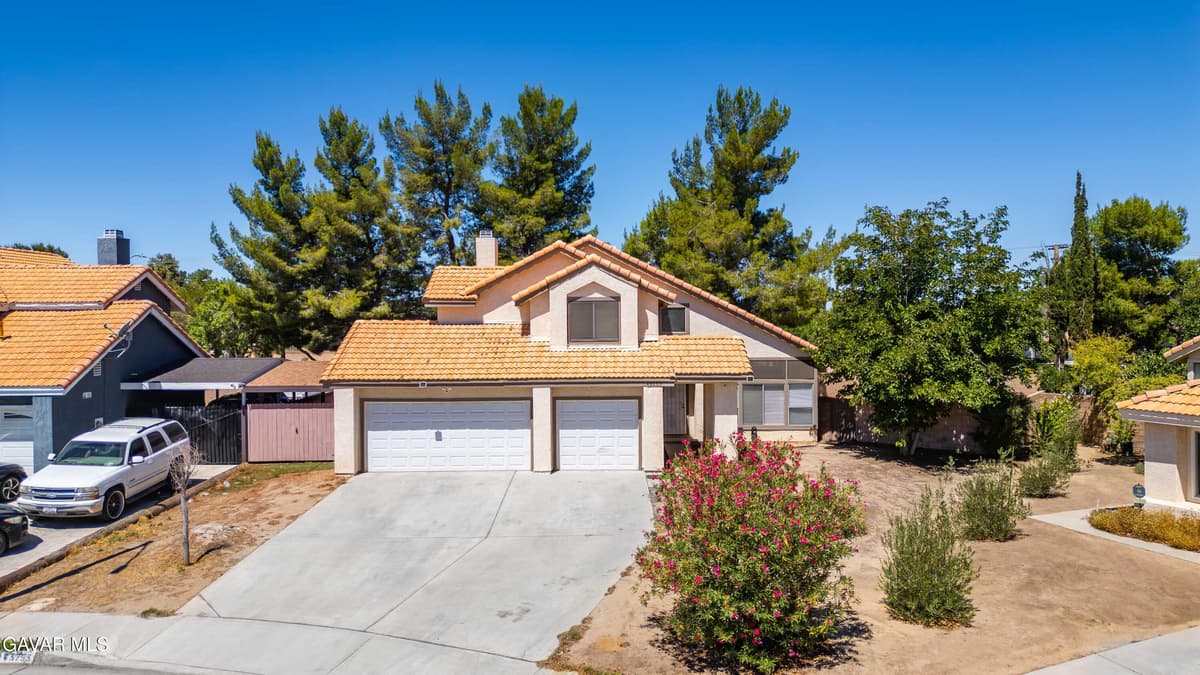43753 Rialto Drive