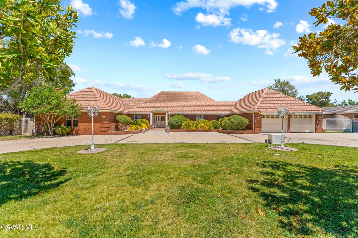 43636 Devyn Lane