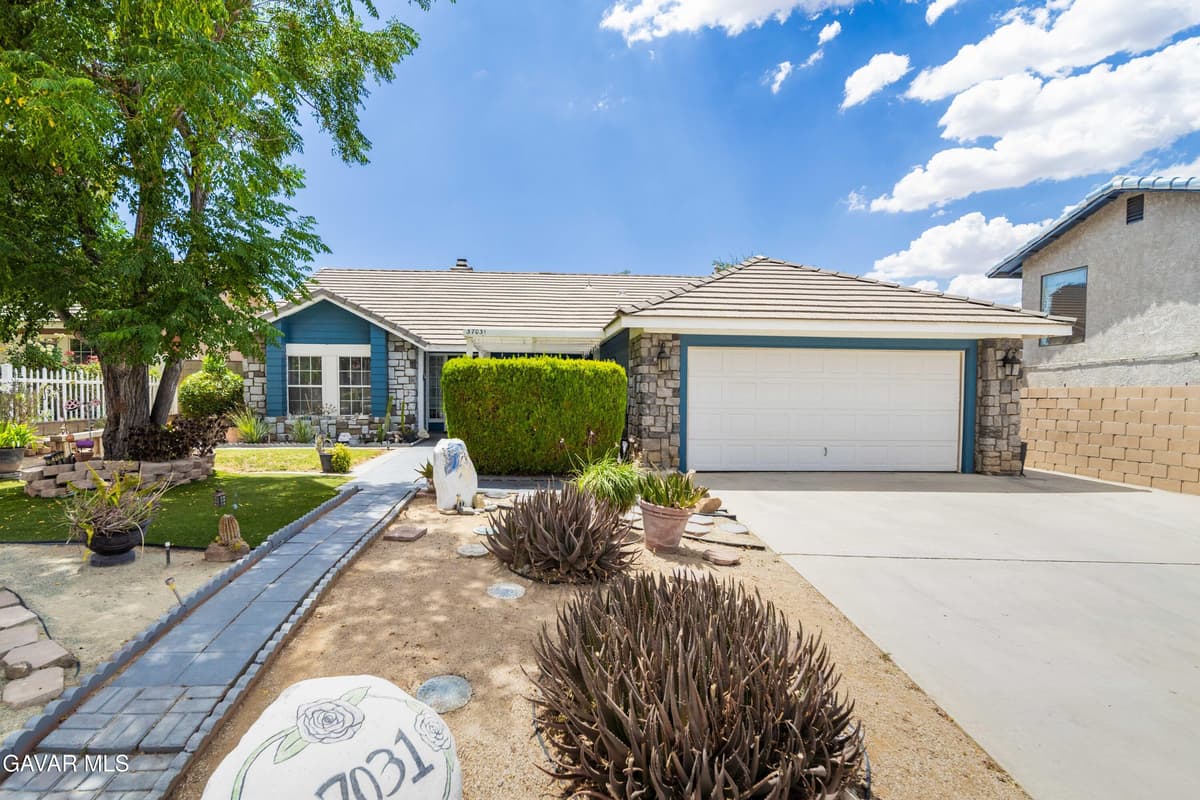 37031 La Contempo Avenue