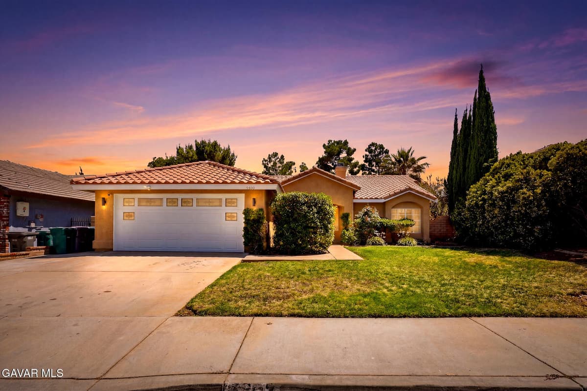 3202 Angeleno Place