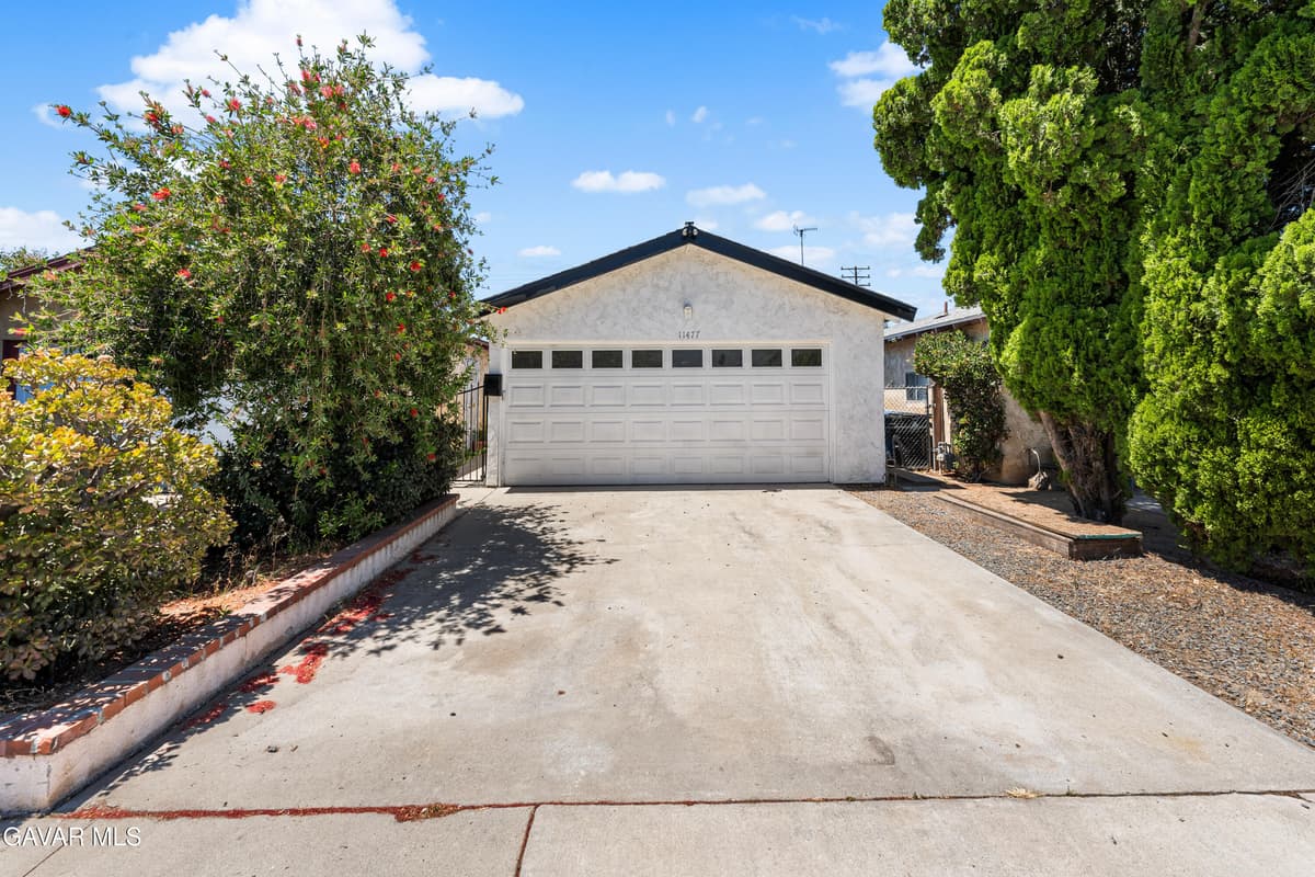 11477 Amboy Avenue