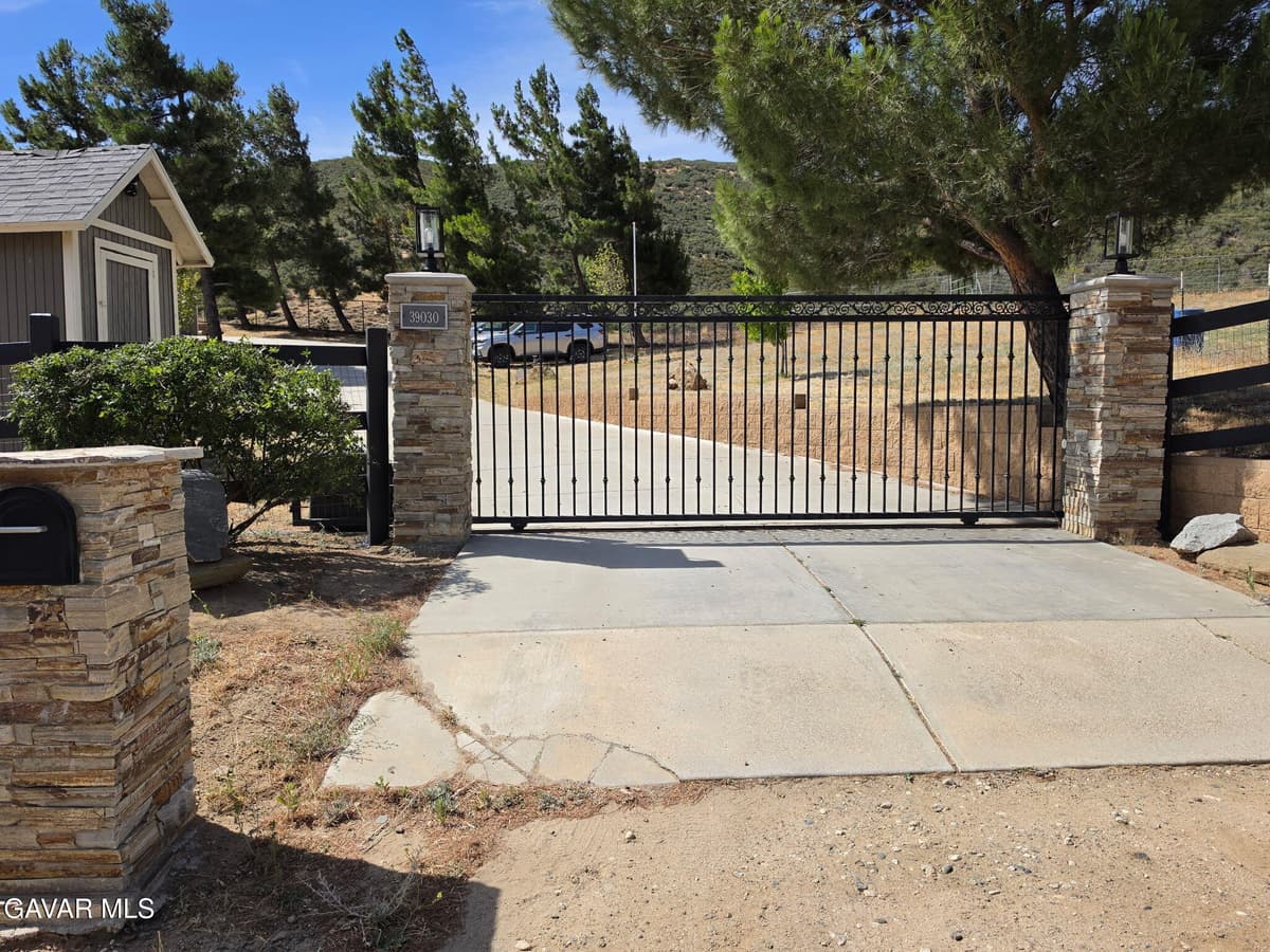 39030 Bouquet Canyon Road