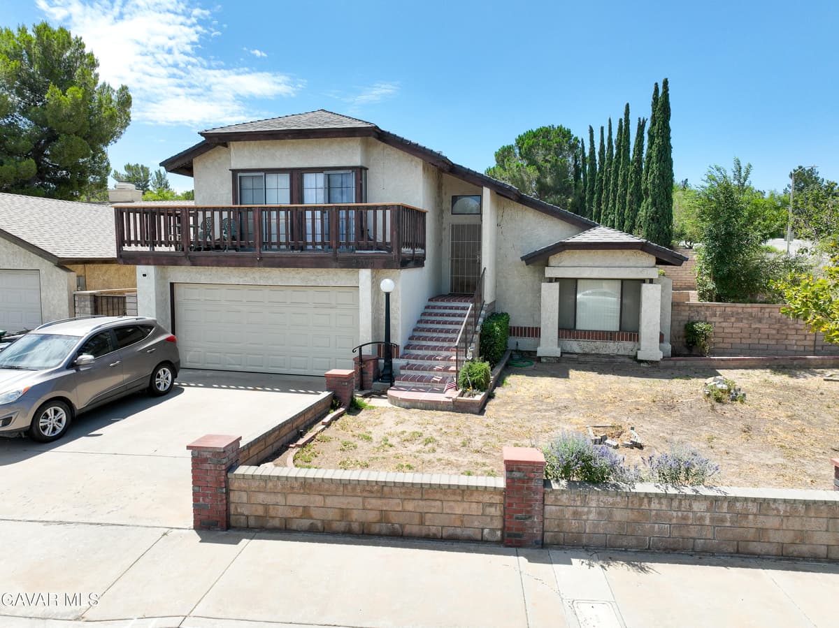 2504 Desert Oak Drive