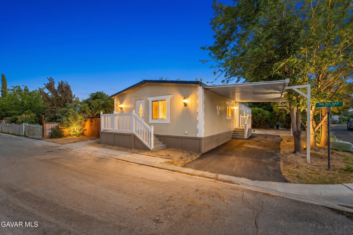 1301 E Avenue I