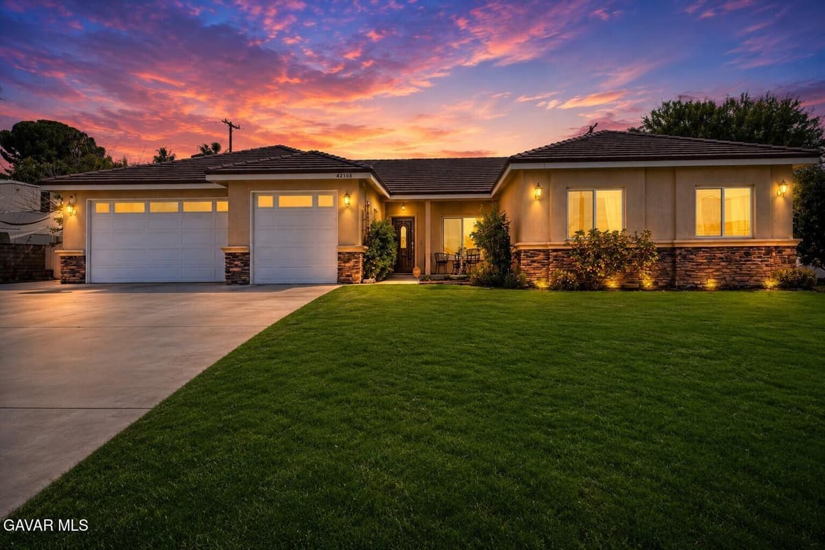 42165 Silver Puffs Drive