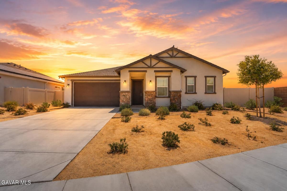 3230 Emerald Lane