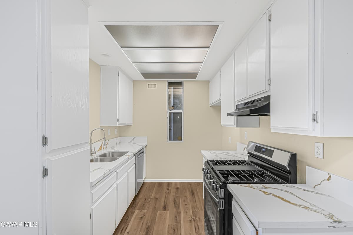 2805 W Avenue K12