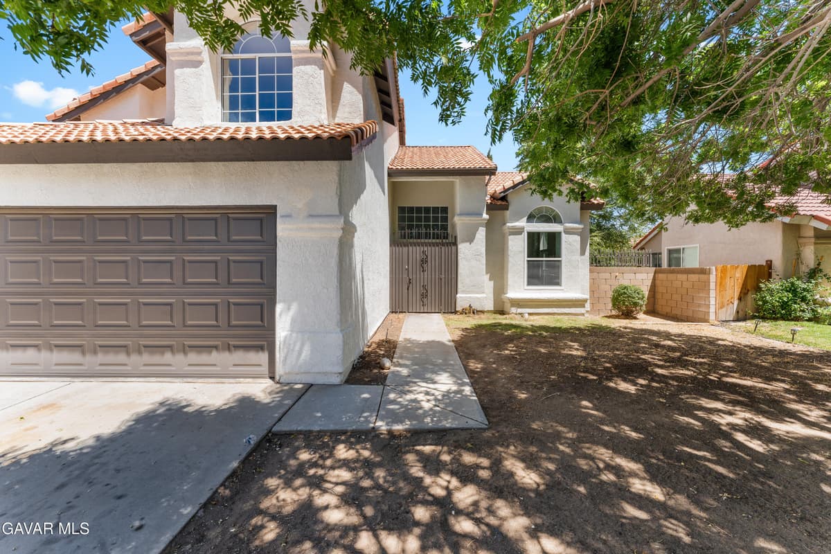 709 E Whitlatch Drive