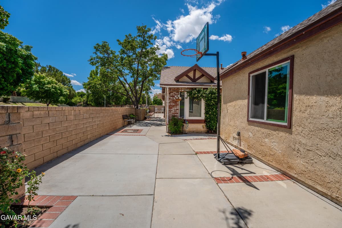 37603 Melton Avenue