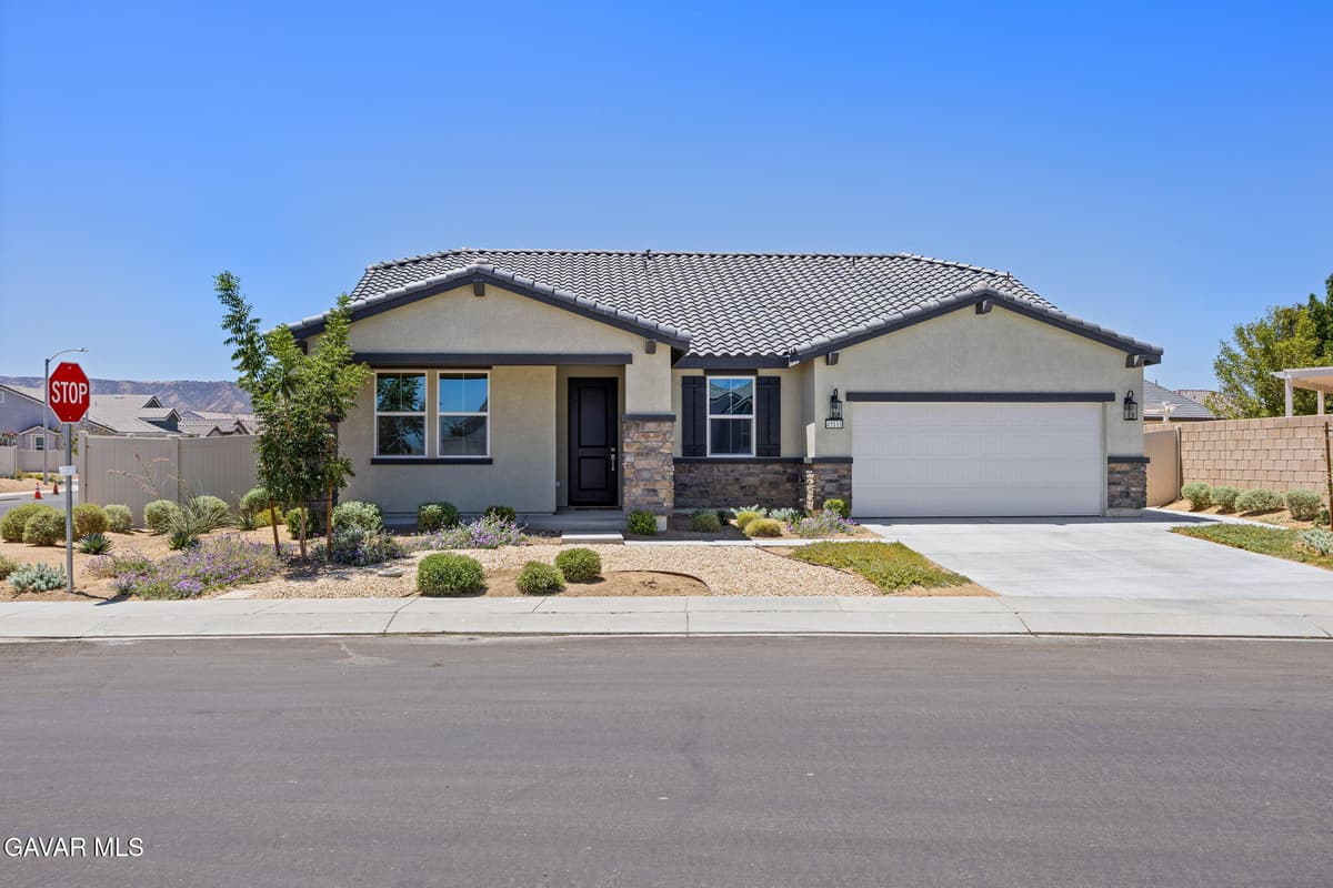 45111 Westview Dr