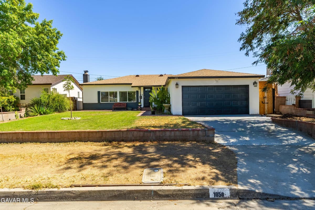 1050 W Avenue J6