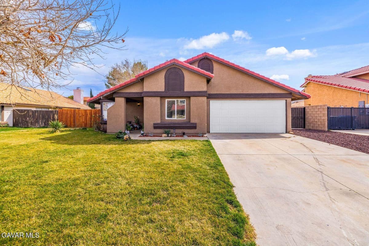 38028 E Jeri Lane