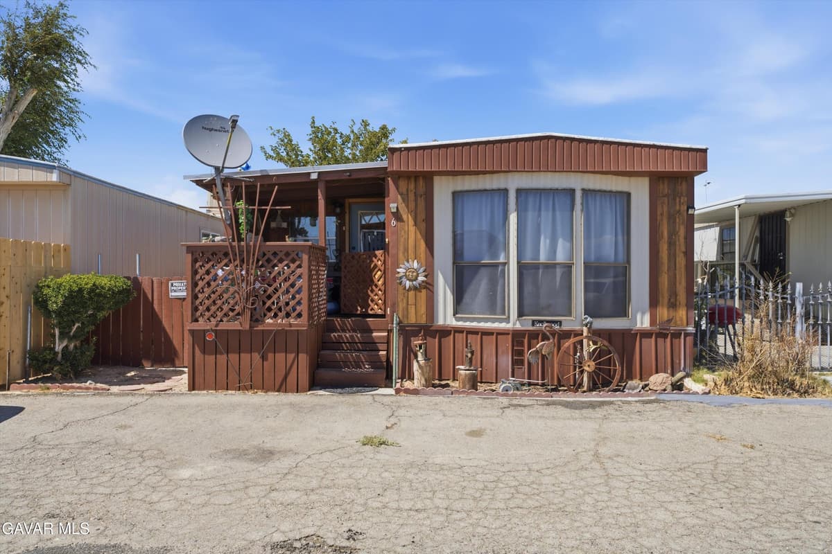 470 W 20th Street