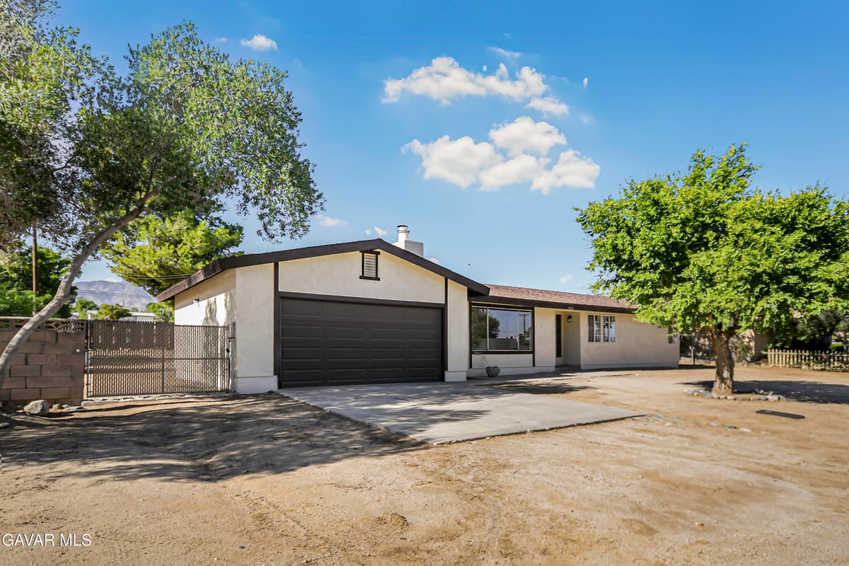 13116 E Avenue W10