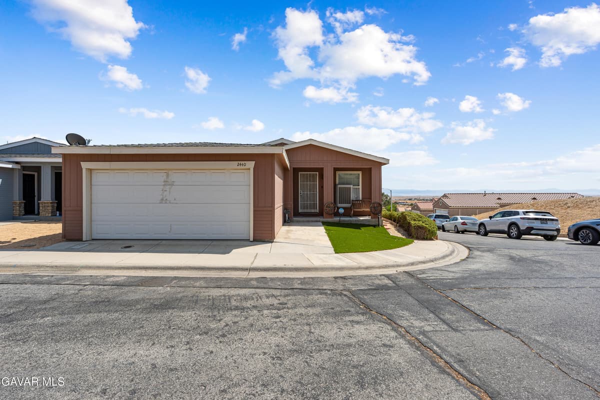 2440 Sunset Ridge Drive