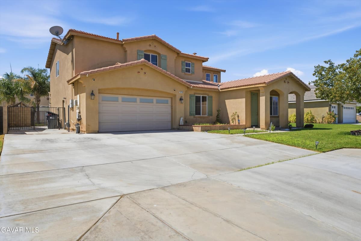6136 Starview Drive