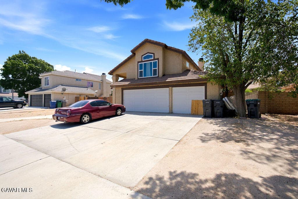 4722 E Avenue R4