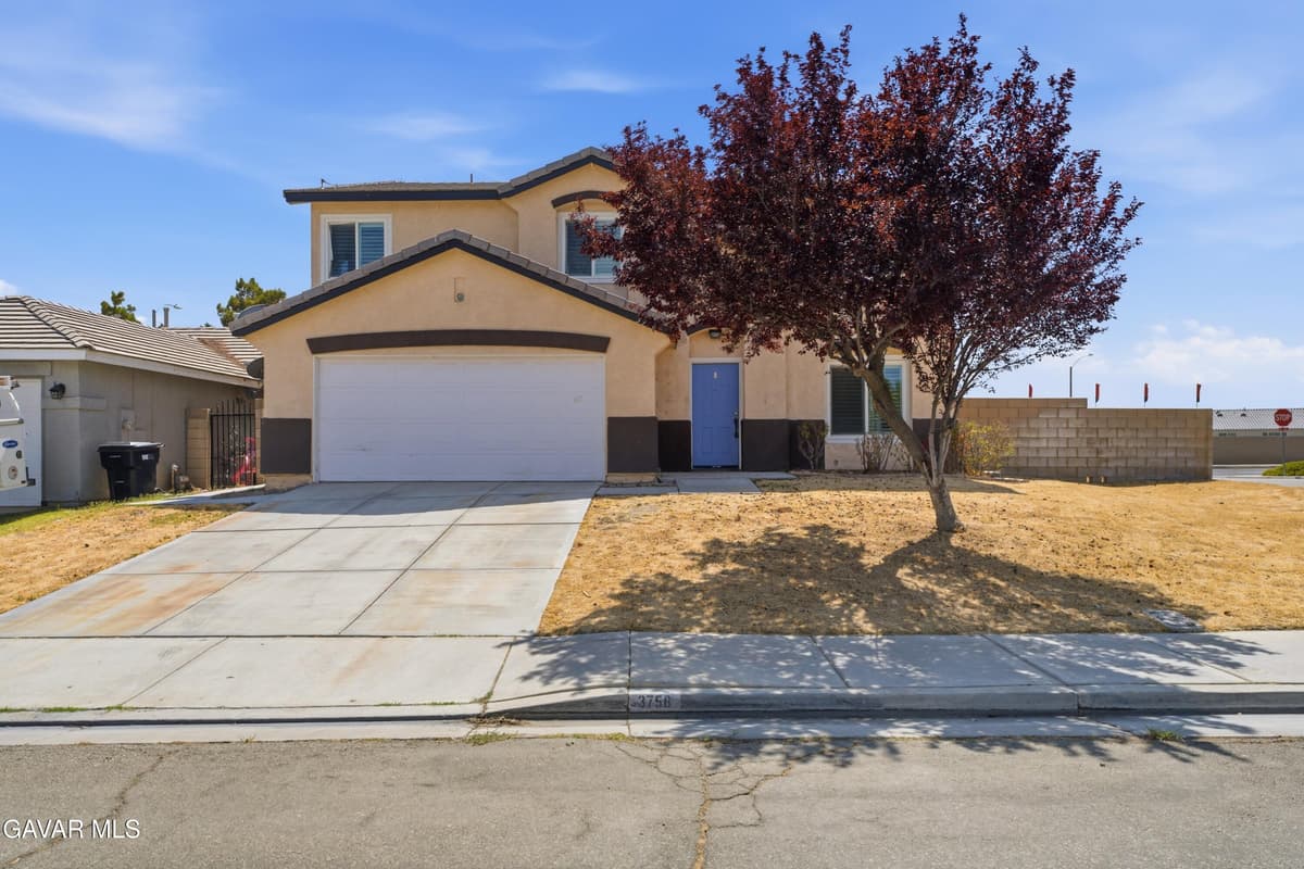 3756 Bottlebrush Street