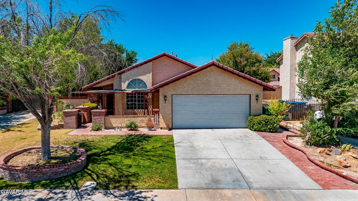 3327 Marilynn Street