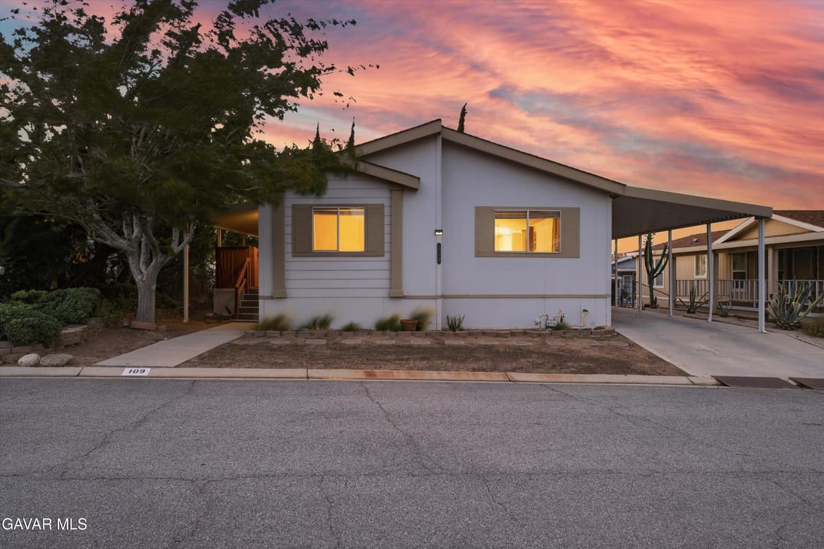 5200 Entrar Drive