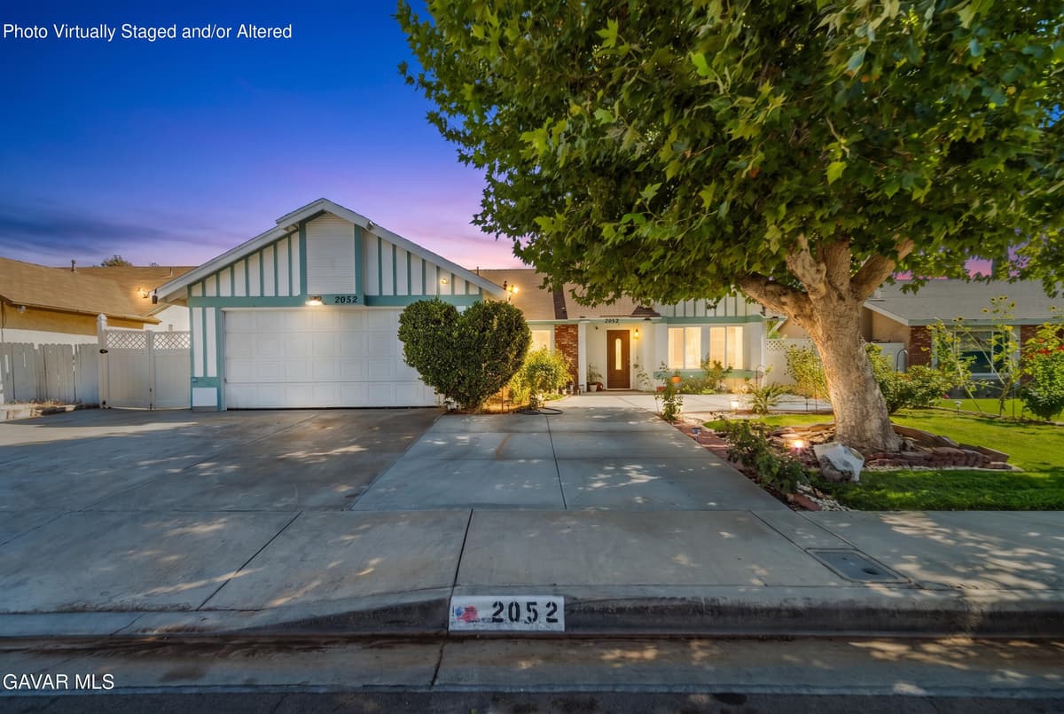 2052 E Avenue R12